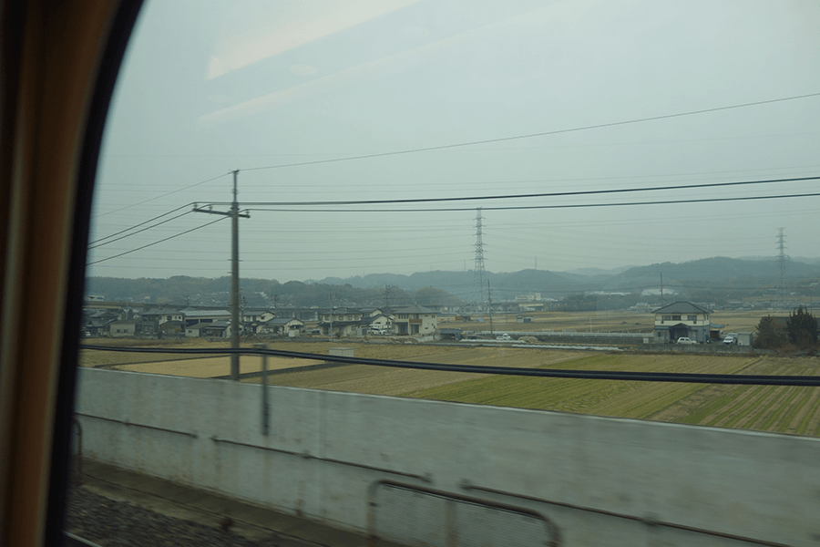 東海道新幹線「のぞみ」の車窓