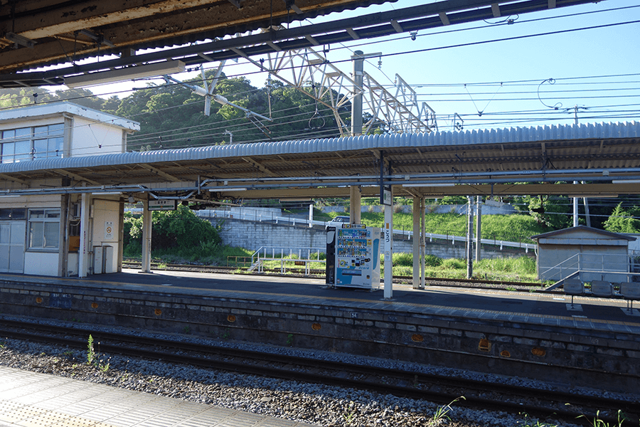 小田急線は国府津（こうづ）駅